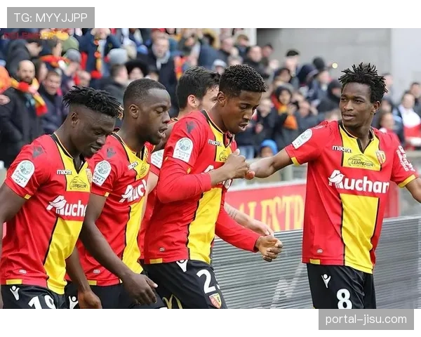 法甲第30轮实时：朗斯vs摩纳哥，主队前场压迫已造成对手5次后场失误